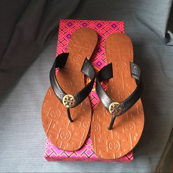 Tory Burch Shoes - Tory Burch Thora Tumbled Leather Flip Flop (9) Blk